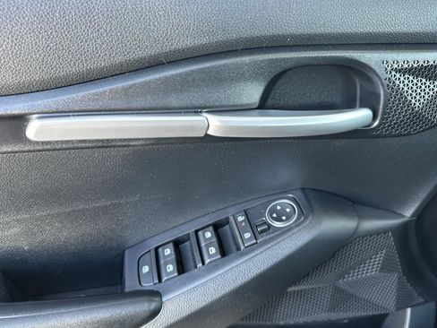 New 2026 Kia Seltos LX FWD image 11