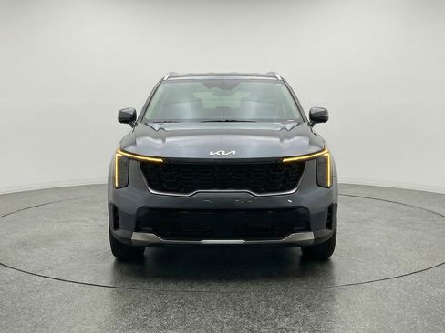 Used 2024 Kia Sorento S FWD image 2