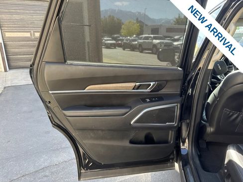 Used 2022 Kia Telluride SX w/ SX Prestige Package AWD/4WD image 18