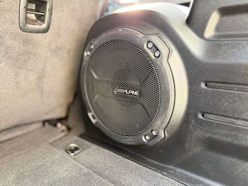 Used 2022 Jeep Wrangler Unlimited Rubicon w/ LED Lighting Group AWD/4WD image 32
