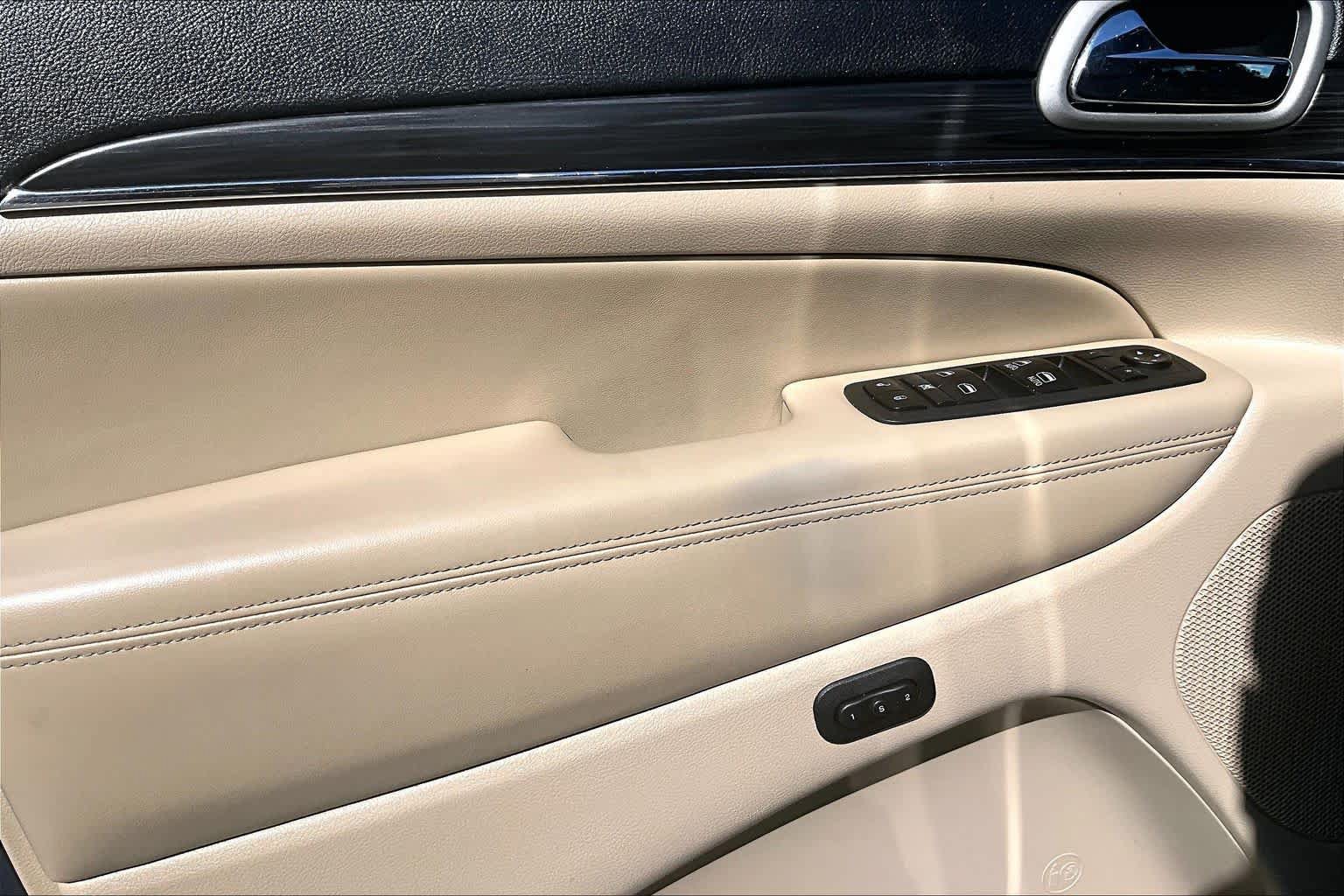 Used 2020 Jeep Grand Cherokee Limited RWD image 21