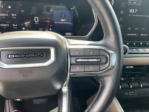 Used 2024 GMC Canyon Denali image 25