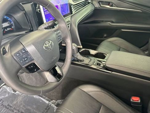 Used 2025 Toyota Camry XSE FWD image 7