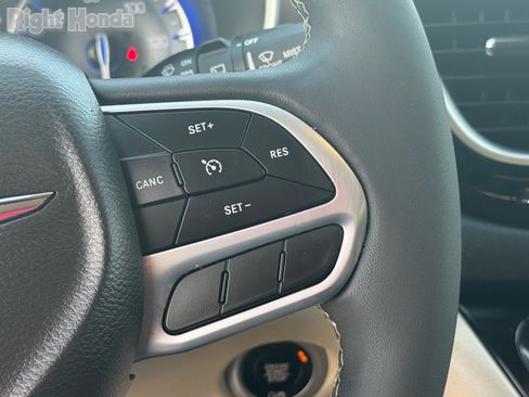 Used 2024 Chrysler Voyager LX image 17