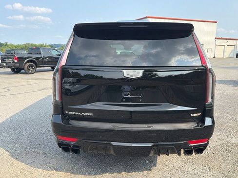 Used 2024 Cadillac Escalade ESV V w/ Heavy-Duty Trailer Package AWD/4WD image 5