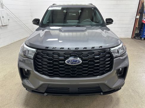 Certified 2025 Ford Explorer ST-Line AWD/4WD image 25