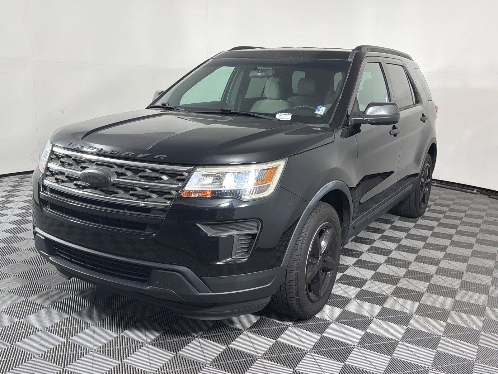 Used 2018 Ford Explorer FWD image 3