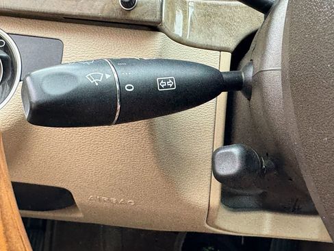 Used 2011 Mercedes-Benz E 550 Sedan image 48