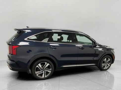 Used 2024 Kia Sorento EX AWD/4WD image 3
