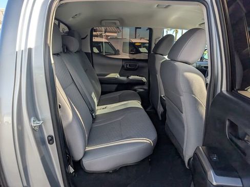 Used 2022 Toyota Tacoma SR5 w/ Technology Package image 12