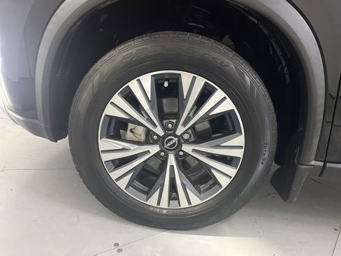 Used 2022 Nissan Rogue SV FWD image 14