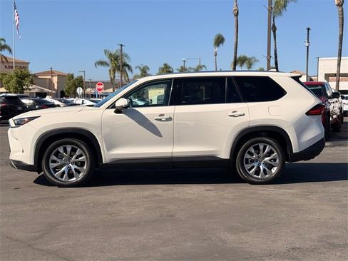 Used 2024 Toyota Grand Highlander Limited image 9