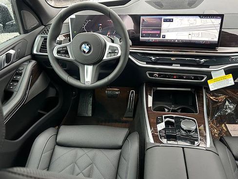 New 2026 BMW X5 xDrive40i w/ M Sport Package image 6