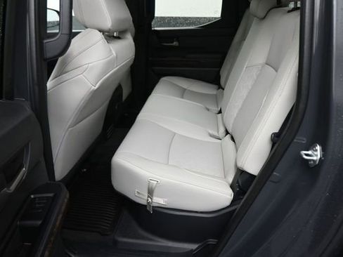 Used 2024 Toyota Tacoma Limited w/ Limited Package (LT) AWD/4WD image 19