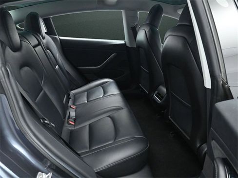 Used 2019 Tesla Model 3 Long Range image 17