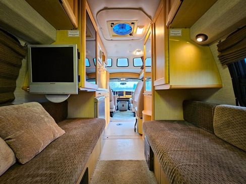 Used 2006 Chevrolet Express 3500 Extended w/ Power and Light Package image 35