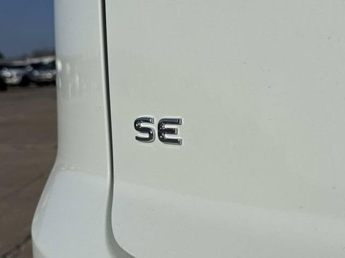 Certified 2025 Volkswagen Atlas Cross Sport SE image 4