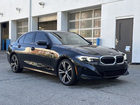Used 2023 BMW 330i Sedan w/ Premium Package image 5