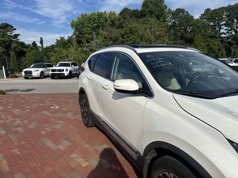 Used 2018 Honda CR-V Touring image 18