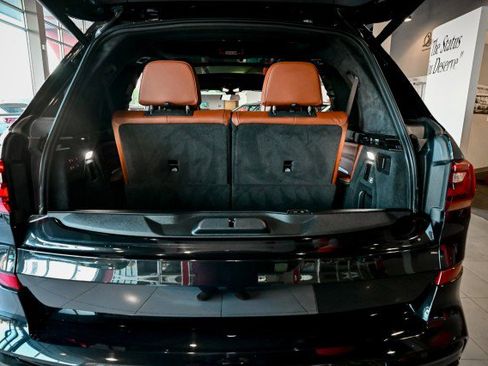 Used 2021 BMW X7 M50i w/ Executive Package image 26