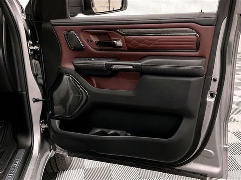 Used 2025 RAM 1500 Limited AWD/4WD image 23