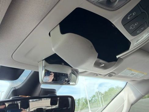 Used 2017 Chrysler Pacifica Touring-L Plus w/ Advanced Safetytec Group FWD image 45