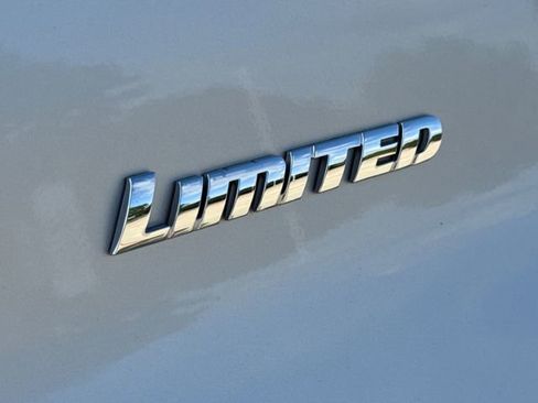 Used 2021 Toyota 4Runner Limited AWD/4WD image 6