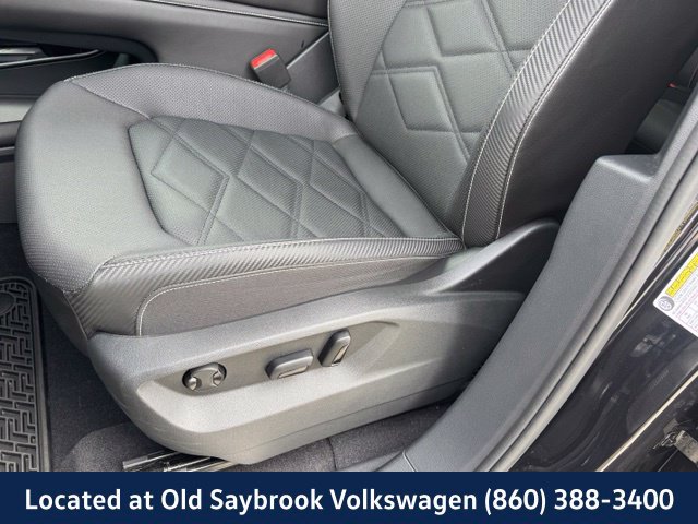 Certified 2024 Volkswagen Atlas Cross Sport SE AWD/4WD image 32