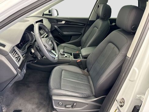 Used 2020 Audi Q5 e Premium w/ Convenience Package image 18