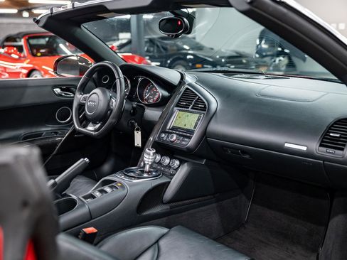 Used 2011 Audi R8 V10 AWD/4WD image 9