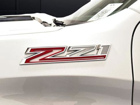 Used 2022 Chevrolet Silverado 1500 LT Trail Boss w/ LT Trail Boss Premium Package AWD/4WD image 41