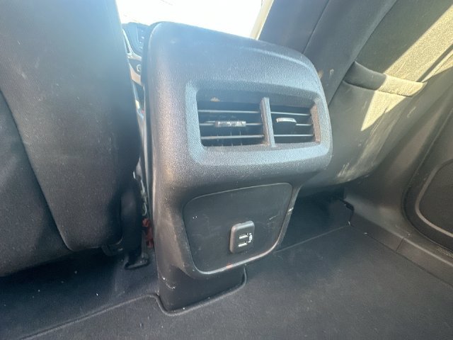 Used 2021 Chevrolet Equinox LS FWD image 32