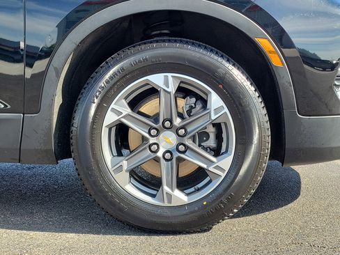 Used 2025 Chevrolet Blazer LT FWD image 5