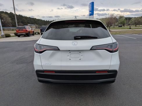 New 2026 Honda HR-V LX image 4