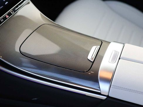 Used 2026 Mercedes-Benz GLC 300 4MATIC image 35