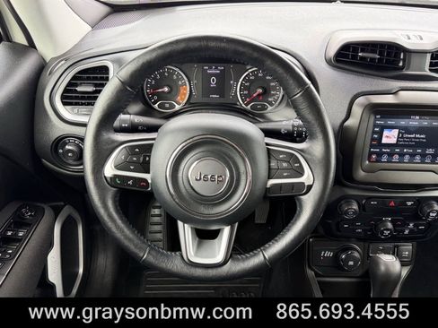 Used 2020 Jeep Renegade Latitude w/ Cold Weather Group image 15