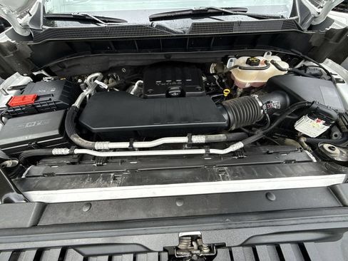 Used 2024 Chevrolet Silverado 1500 LT AWD/4WD image 28