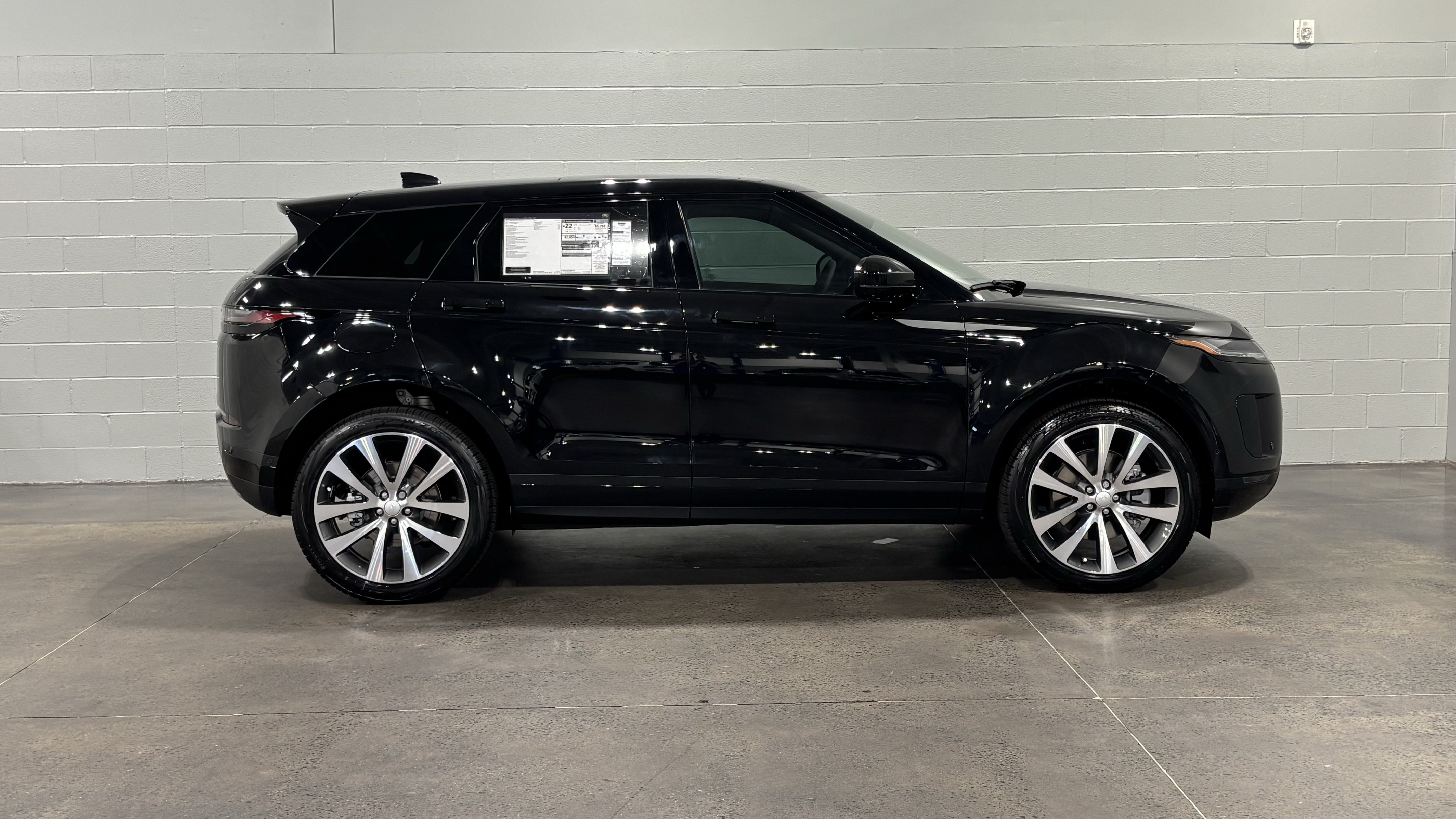 New 2026 Land Rover Range Rover Evoque S AWD/4WD image 13