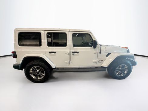 Used 2020 Jeep Wrangler Unlimited Sahara AWD/4WD image 10