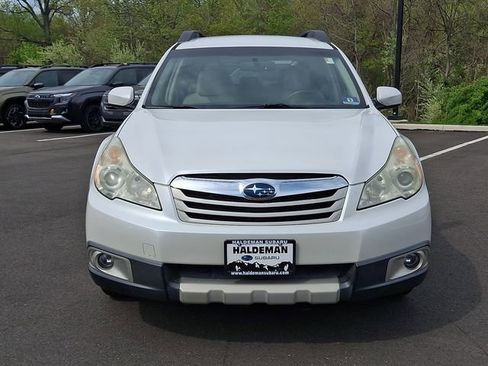 Used 2010 Subaru Outback 3.6R Limited AWD/4WD image 2