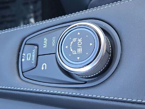 Used 2024 INFINITI QX50 Sport image 32