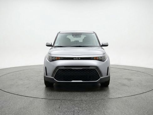 Used 2025 Kia Soul LX w/ LX Technology Package FWD image 2