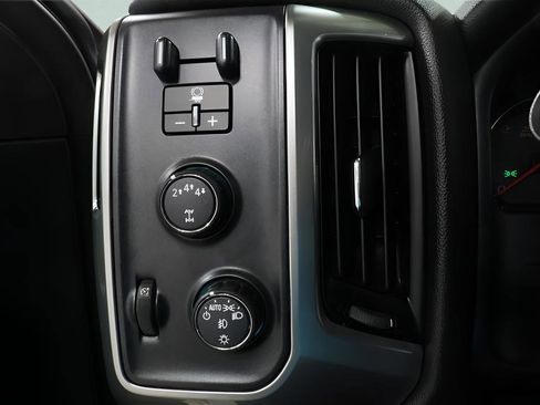 Used 2017 Chevrolet Silverado 2500 LT w/ LT Convenience Package image 18