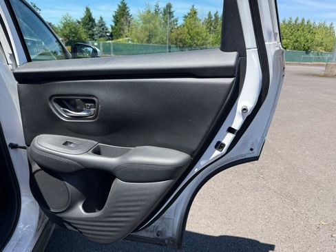 Used 2023 Honda HR-V LX image 22