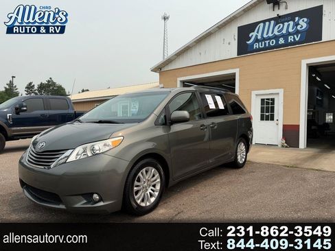 Used 2012 Toyota Sienna XLE FWD image 1