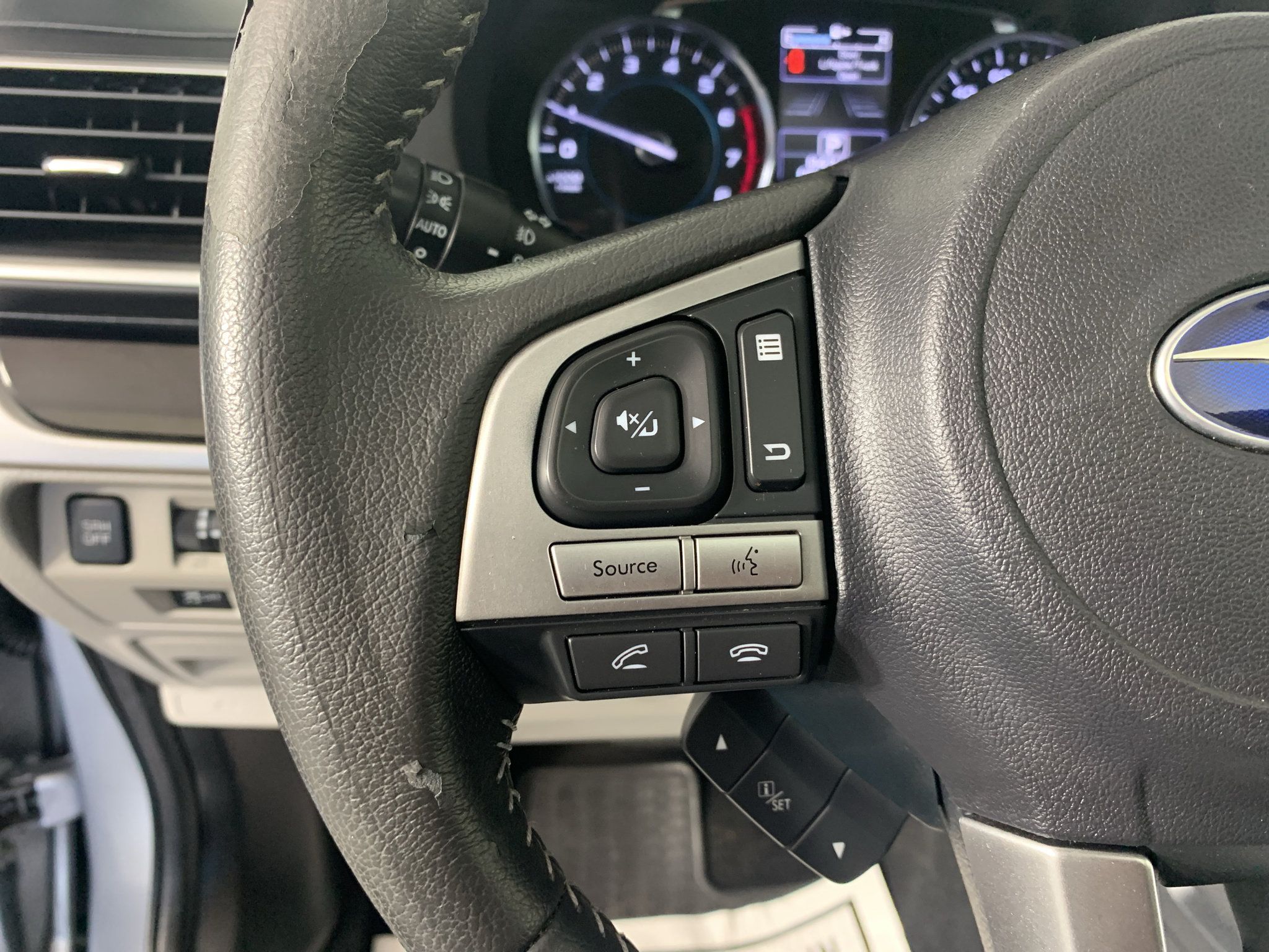 Used 2017 Subaru Forester 2.5i Limited AWD/4WD image 18