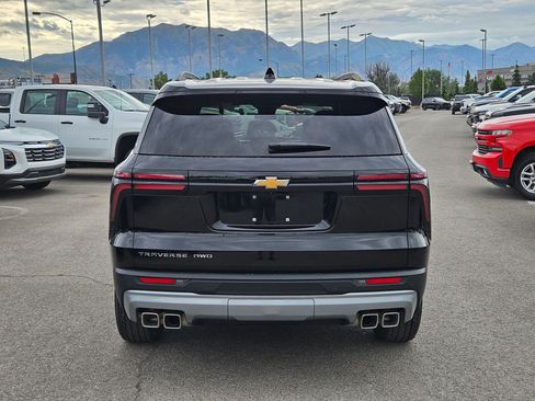 Used 2026 Chevrolet Traverse LT AWD/4WD image 4