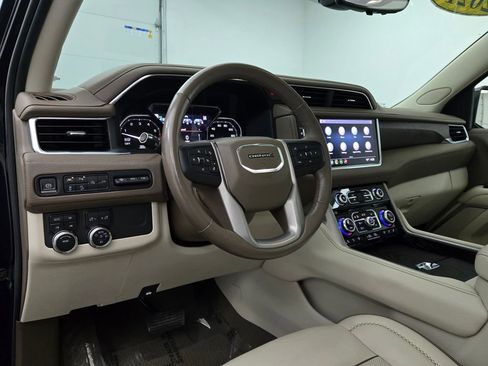 Used 2021 GMC Yukon Denali w/ Denali Premium Package image 29