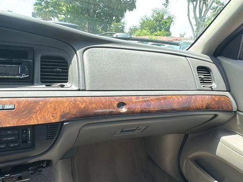 Used 2009 Mercury Grand Marquis LS RWD image 41
