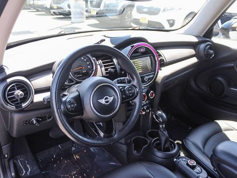 Used 2017 MINI Cooper 2-Door Hardtop FWD image 19